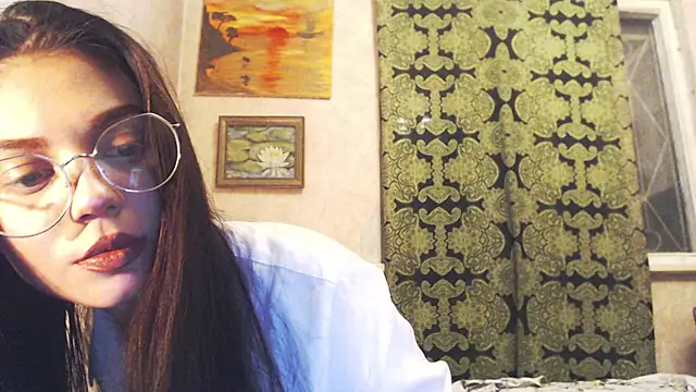 Lady Elsa Snow online show from 11/09/25, 03:21