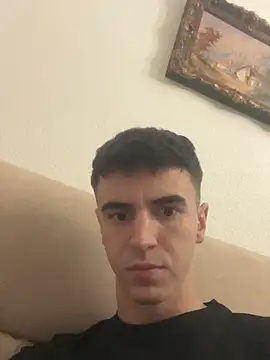 suarezz  online show from 10/27/25, 06:34
