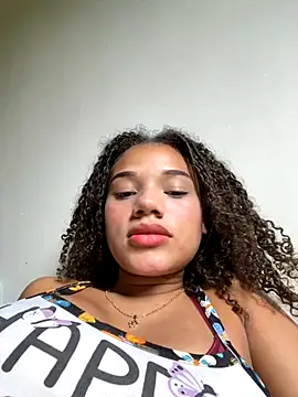 Snapshot of Bombomziin chatting on 10/20/25, 05:35 Bombomziin online show from 10/20/25, 05:35