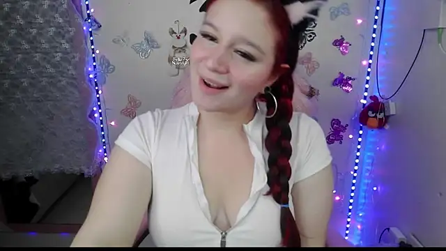 Snapshot of luna00bella7 chatting on 11/30/25, 11:09 luna00bella7 online show from 11/30/25, 11:09