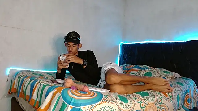 Snapshot of Paulosex12 chatting on 10/16/25, 06:25 Paulosex12 online show from 10/16/25, 06:25