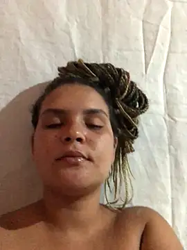 Snapshot of AliceXmoore chatting on 10/14/25, 01:45 AliceXmoore online show from 10/14/25, 01:45