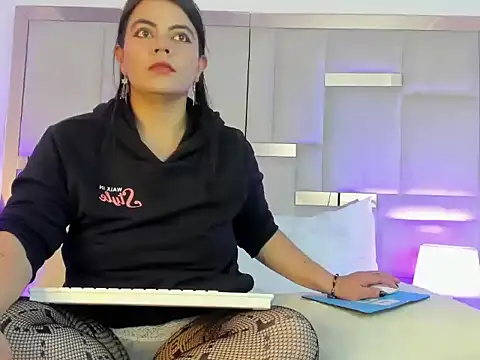 Snapshot of DayanaNaughty chatting on 10/24/25, 03:58 DayanaNaughty online show from 10/24/25, 03:58