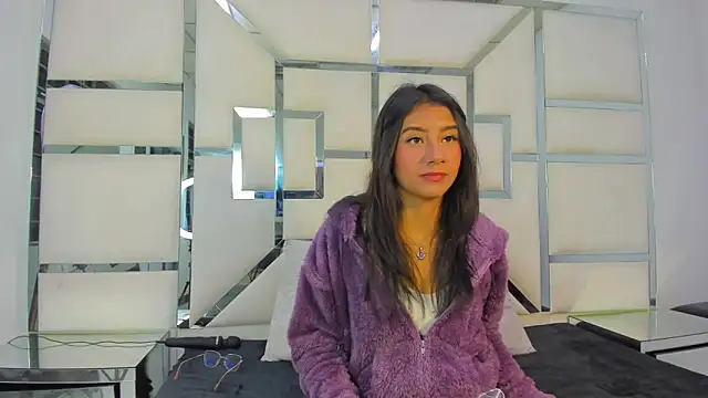 Snapshot of Mia_clark18 chatting on 10/10/25, 03:38 Mia clark18 online show from 10/10/25, 03:38