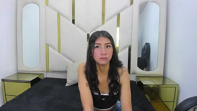 Snapshot of Mia_clark18 chatting on 12/16/25, 03:50 Mia clark18 online show from 12/16/25, 03:50