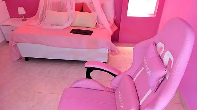 HolyLux online show from 11/28/25, 11:13