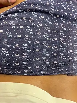 Snapshot of Hansikahanish8 chatting on 10/16/25, 03:57 Hansikahanish8 online show from 10/16/25, 03:57