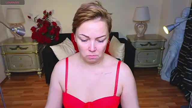 Snapshot of Viola_Rayden chatting on 10/13/25, 11:32 Viola Rayden online show from 10/13/25, 11:32