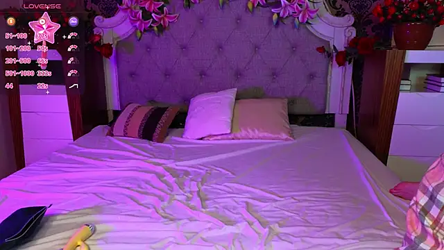 Snapshot of Viola_Rayden chatting on 11/26/25, 11:22 Viola Rayden online show from 11/26/25, 11:22