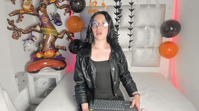 Snapshot of Scarlette_jade chatting on 10/23/25, 06:13 Scarlette jade online show from 10/23/25, 06:13