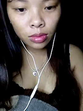 Snapshot of hello-cute chatting on 10/26/25, 04:13 hello-cute online show from 10/26/25, 04:13