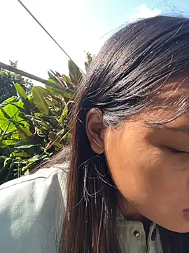 Snapshot of hello-cute chatting on 11/14/25, 03:49 hello-cute online show from 11/14/25, 03:49