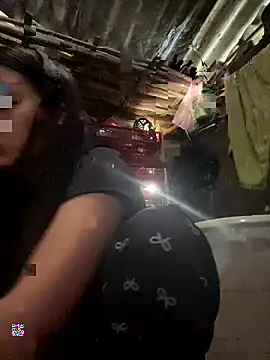 Snapshot of hello-cute chatting on 11/15/25, 08:33 hello-cute online show from 11/15/25, 08:33