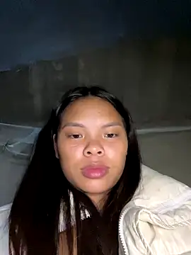 Snapshot of hello-cute chatting on 11/19/25, 04:18 hello-cute online show from 11/19/25, 04:18