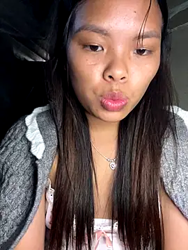 Snapshot of hello-cute chatting on 12/03/25, 06:10 hello-cute online show from 12/03/25, 06:10