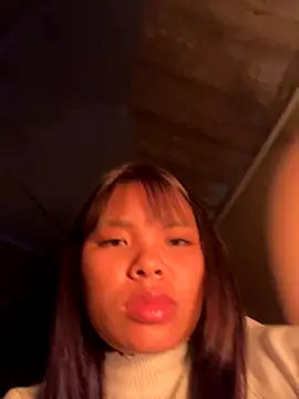 Snapshot of hello-cute chatting on 12/04/25, 09:29 hello-cute online show from 12/04/25, 09:29