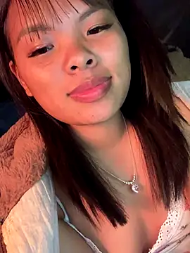 Snapshot of hello-cute chatting on 12/05/25, 06:11 hello-cute online show from 12/05/25, 06:11