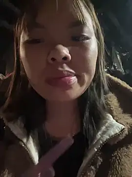 Snapshot of hello-cute chatting on 12/14/25, 02:28 hello-cute online show from 12/14/25, 02:28