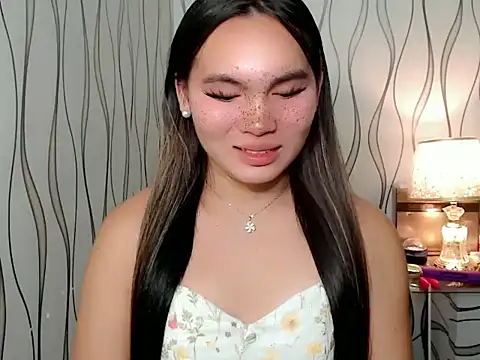 Snapshot of asian_queen69 chatting on 10/07/25, 04:37 asian queen69 online show from 10/07/25, 04:37