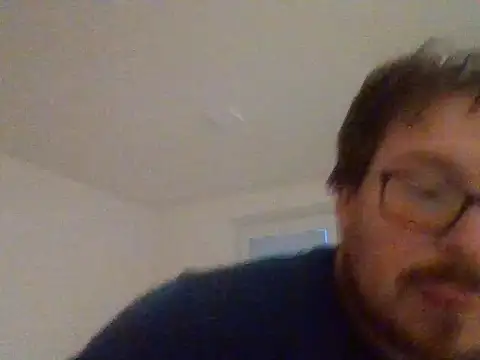 Snapshot of czechguy chatting on 10/24/25, 04:03 czechguy online show from 10/24/25, 04:03