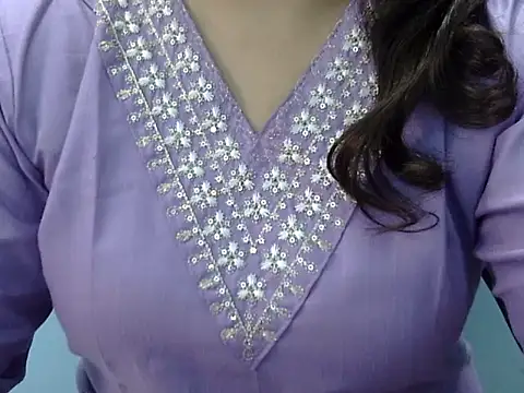 Snapshot of janu-janvi chatting on 10/13/25, 09:53 janu-janvi online show from 10/13/25, 09:53