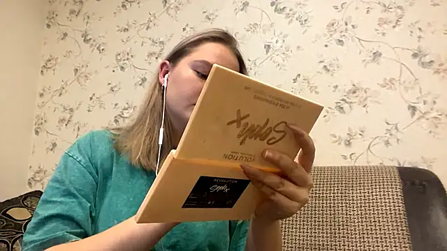 Snapshot of Ohendraper chatting on 10/18/25, 11:11 Ohendraper online show from 10/18/25, 11:11