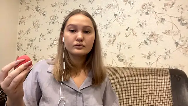 Snapshot of Ohendraper chatting on 10/20/25, 11:10 Ohendraper online show from 10/20/25, 11:10