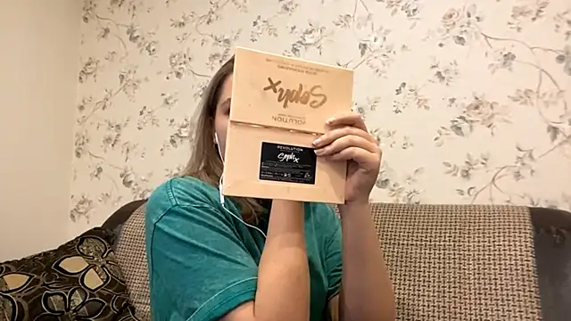 Snapshot of Ohendraper chatting on 10/24/25, 11:06 Ohendraper online show from 10/24/25, 11:06