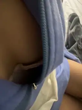 Snapshot of jessnarvaezpach chatting on 12/15/25, 11:53 jessnarvaezpach online show from 12/15/25, 11:53