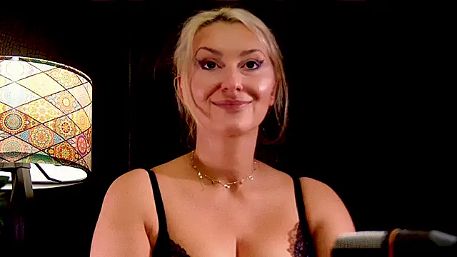 Snapshot of LeticiaReys chatting on 11/06/25, 05:47 LeticiaReys online show from 11/06/25, 05:47