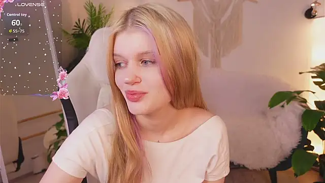 Any mo0n online show from 12/03/25, 07:27