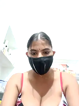 Snapshot of Hot_radhaji chatting on 11/17/25, 04:35 Hot radhaji online show from 11/17/25, 04:35