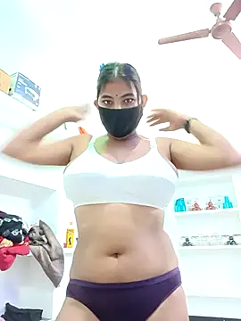 Snapshot of Hot_radhaji chatting on 12/15/25, 05:17 Hot radhaji online show from 12/15/25, 05:17