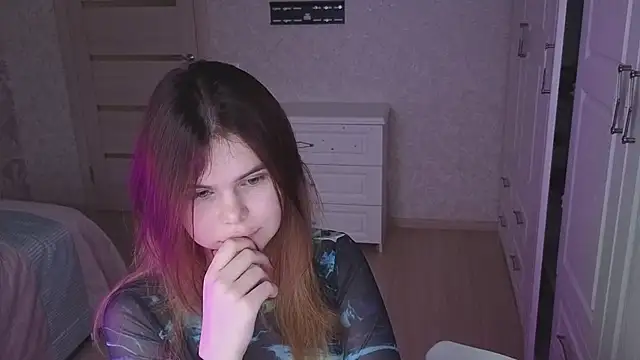 Snapshot of EricaThompson chatting on 10/30/25, 12:39 EricaThompson online show from 10/30/25, 12:39