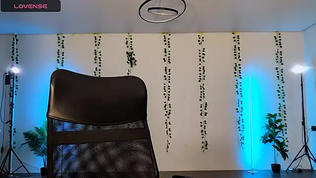 Alicia art  online show from 11/22/25, 05:56