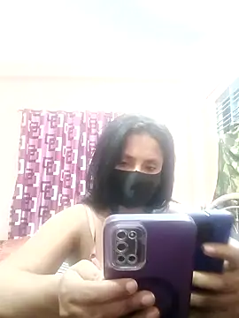 Snapshot of Megla879 chatting on 10/21/25, 11:33 Megla879 online show from 10/21/25, 11:33