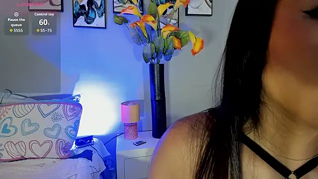 Snapshot of Jenn_W chatting on 10/18/25, 12:06 Jenn W online show from 10/18/25, 12:06