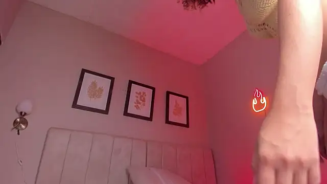 Snapshot of _alison_c chatting on 11/19/25, 11:43 alison c online show from 11/19/25, 11:43