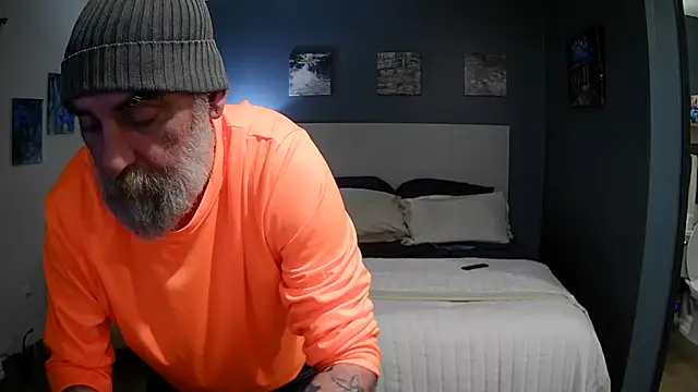 Snapshot of Fuck-Buddy-4U chatting on 10/14/25, 10:38 Fuck-Buddy-4U online show from 10/14/25, 10:38