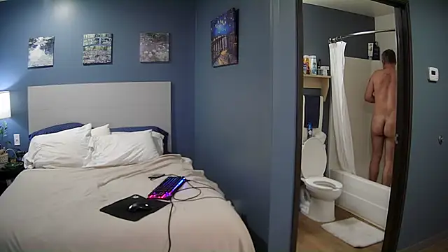 Snapshot of Fuck-Buddy-4U chatting on 10/29/25, 11:06 Fuck-Buddy-4U online show from 10/29/25, 11:06