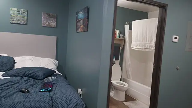 Snapshot of Fuck-Buddy-4U chatting on 11/14/25, 12:31 Fuck-Buddy-4U online show from 11/14/25, 12:31