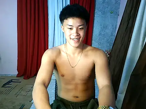 Snapshot of ur_naughtyboy_patrick chatting on 10/21/25, 09:10 ur naughtyboy patrick online show from 10/21/25, 09:10