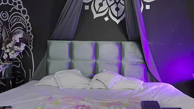 Aranzza Ross online show from 12/02/25, 08:37