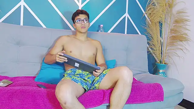 Snapshot of Stefano_Calle chatting on 11/19/25, 12:16 Stefano Calle online show from 11/19/25, 12:16