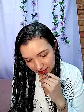 Snapshot of Miacollins12 chatting on 10/21/25, 02:29 Miacollins12 online show from 10/21/25, 02:29