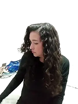 Snapshot of Miacollins12 chatting on 12/14/25, 02:06 Miacollins12 online show from 12/14/25, 02:06