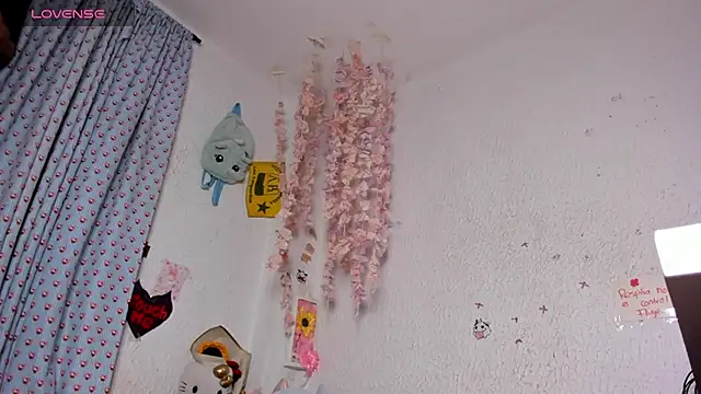 Emilycollei online show from 07/19/26, 06:39