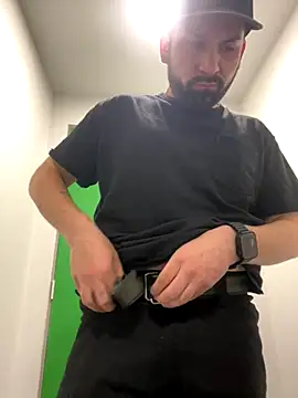 Snapshot of Nasho172737 chatting on 11/26/25, 05:25 Nasho172737 online show from 11/26/25, 05:25