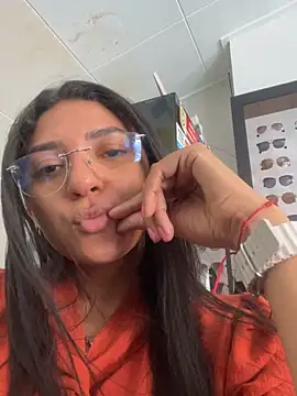 oralin online show from 11/19/25, 01:44