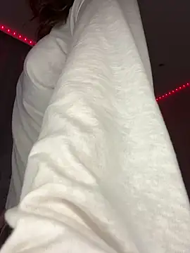 Snapshot of whorimi chatting on 11/02/25, 03:58 whorimi online show from 11/02/25, 03:58